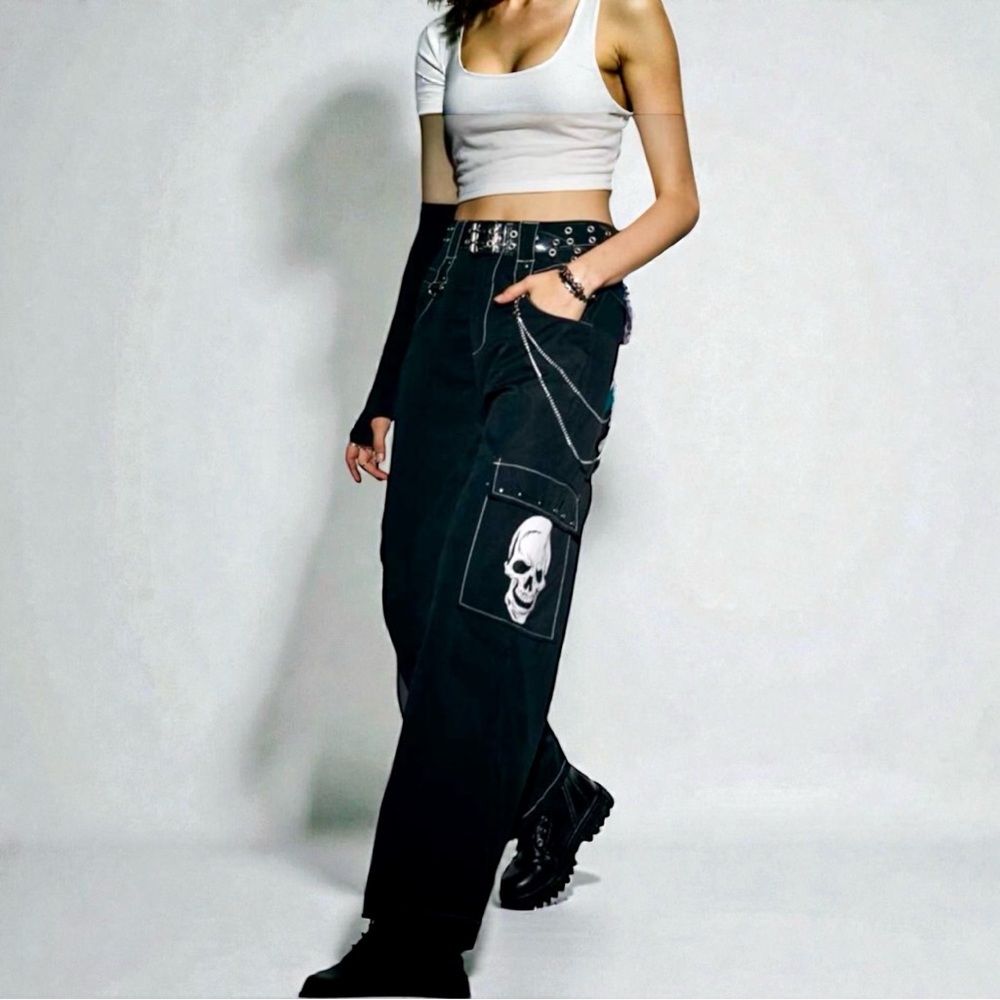 Grunge Punk Skull Graphic Contrast
Binding Pants